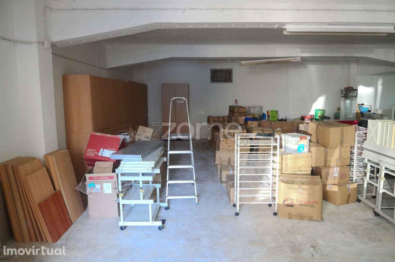 Armazém no centro de Torres Vedras. - Grande imagem: 3/13