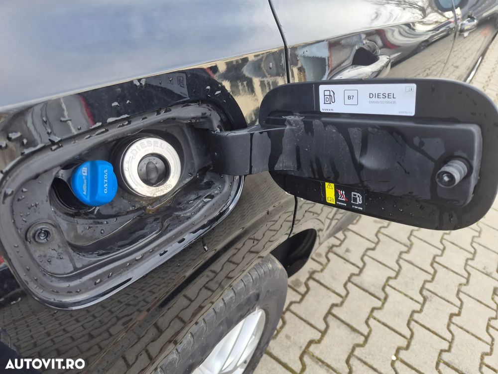 Volvo XC 60 D4 AWD Momentum - 22