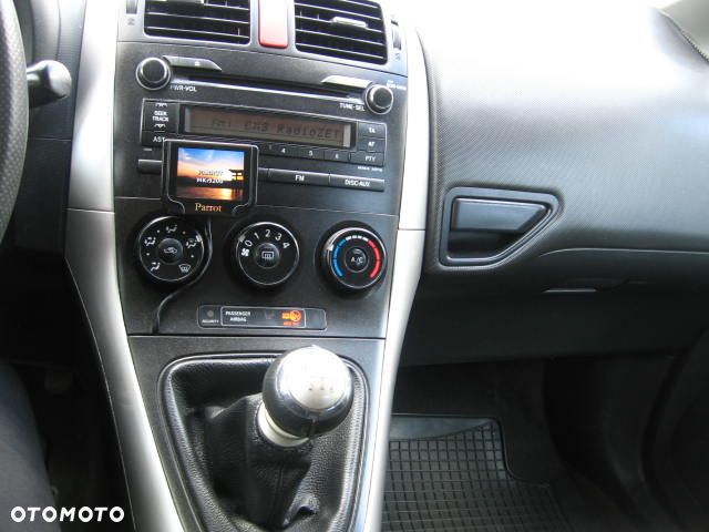 Toyota Auris 1.6 Luna - 24