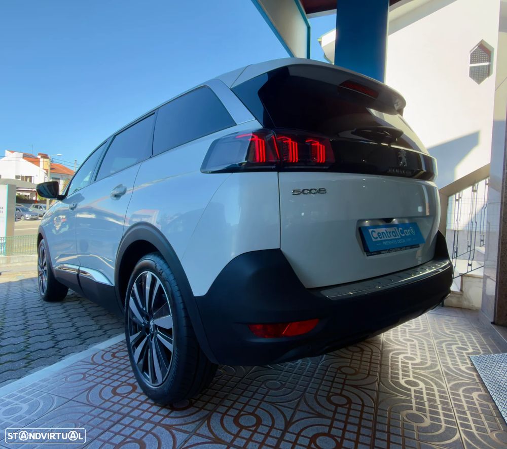 Peugeot 5008 1.2 PureTech Allure EAT8 - 8