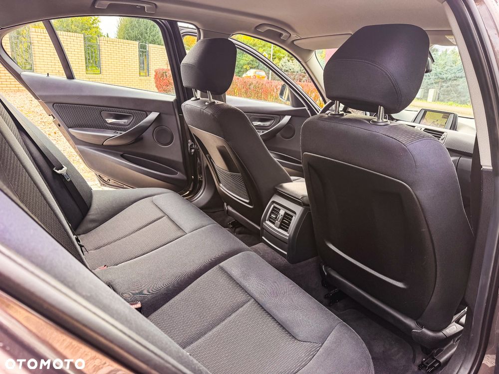BMW Seria 3 - 26