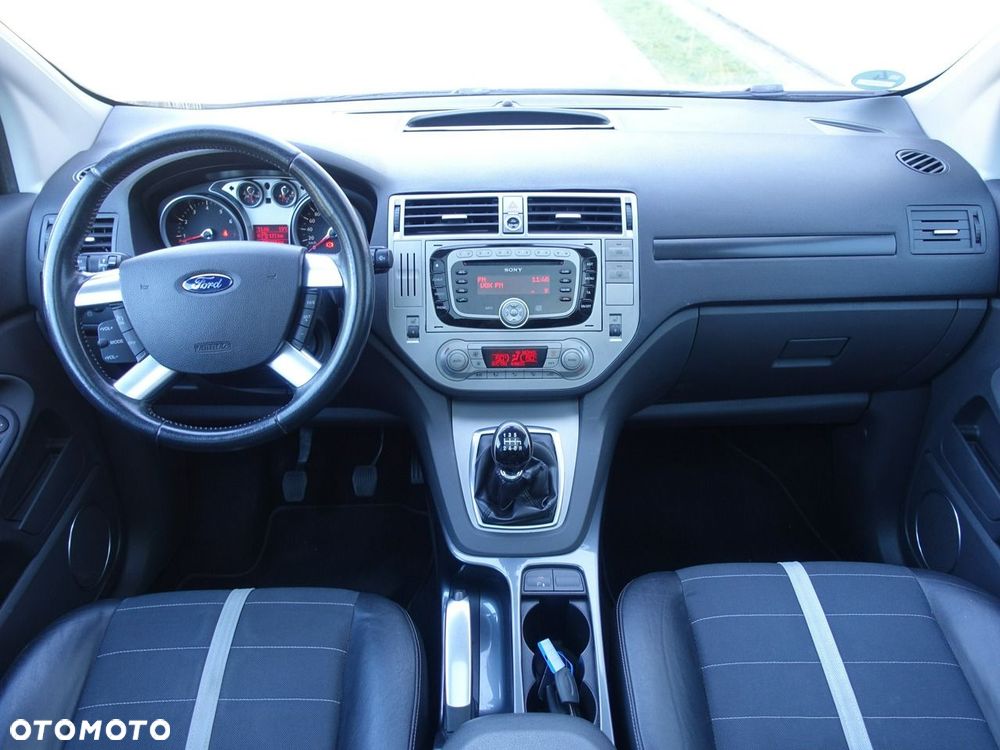 Ford Kuga 2.5 4x4 Titanium - 19
