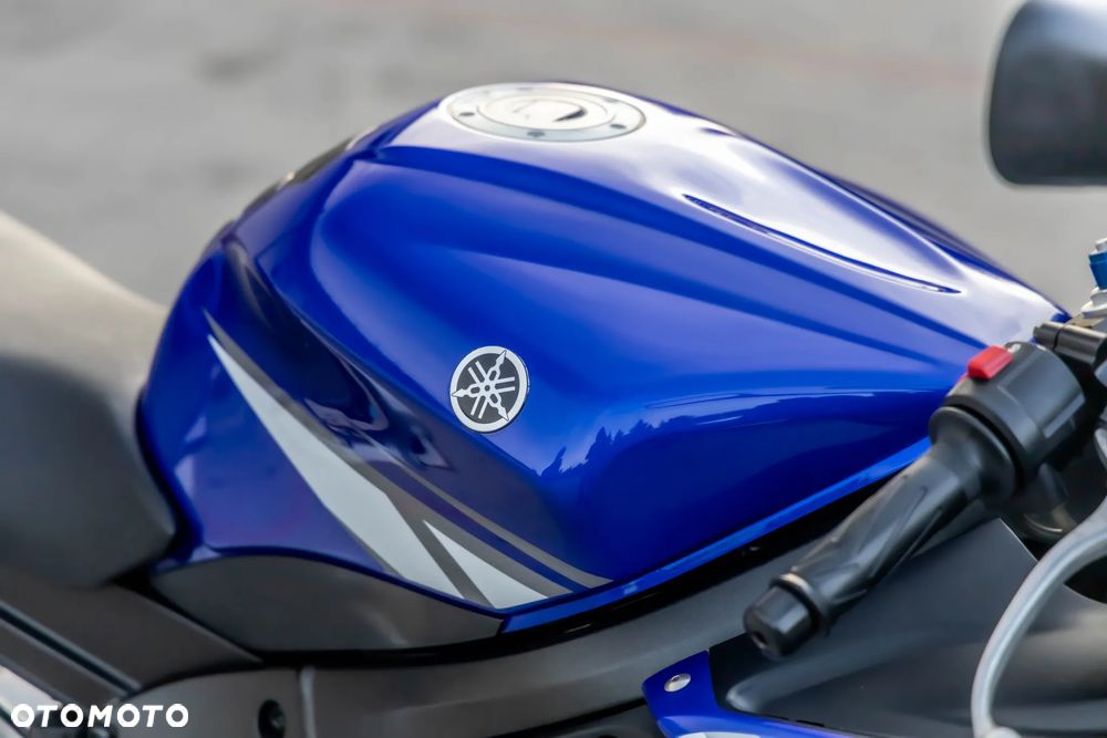 Yamaha R6 - 18
