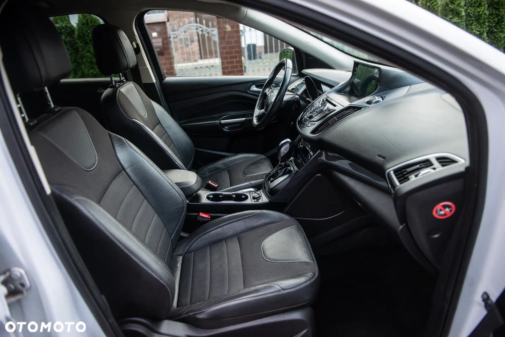 Ford Kuga 2.0 TDCi 4x4 Titanium - 27