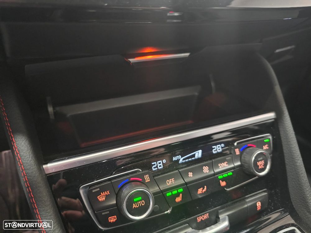 BMW 218 Active Tourer d Aut. Sport Line - 32