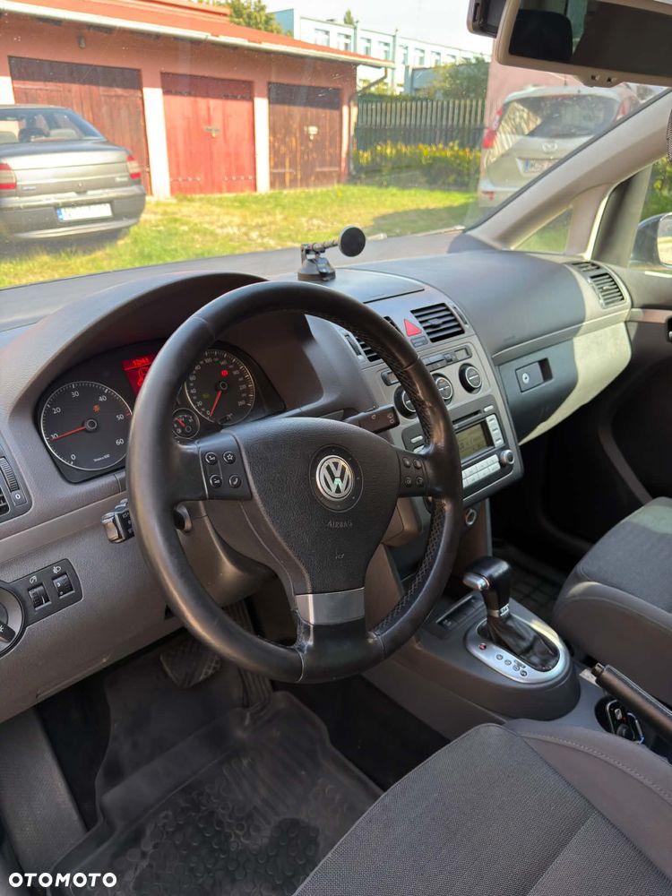 Volkswagen Touran 2.0 TDI DPF Highline DSG - 5