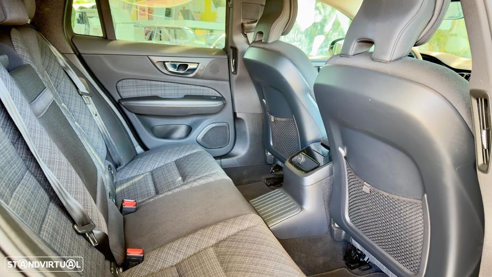 Volvo V60 2.0 T6 AWD TE Inscription Expression — fotografia 12