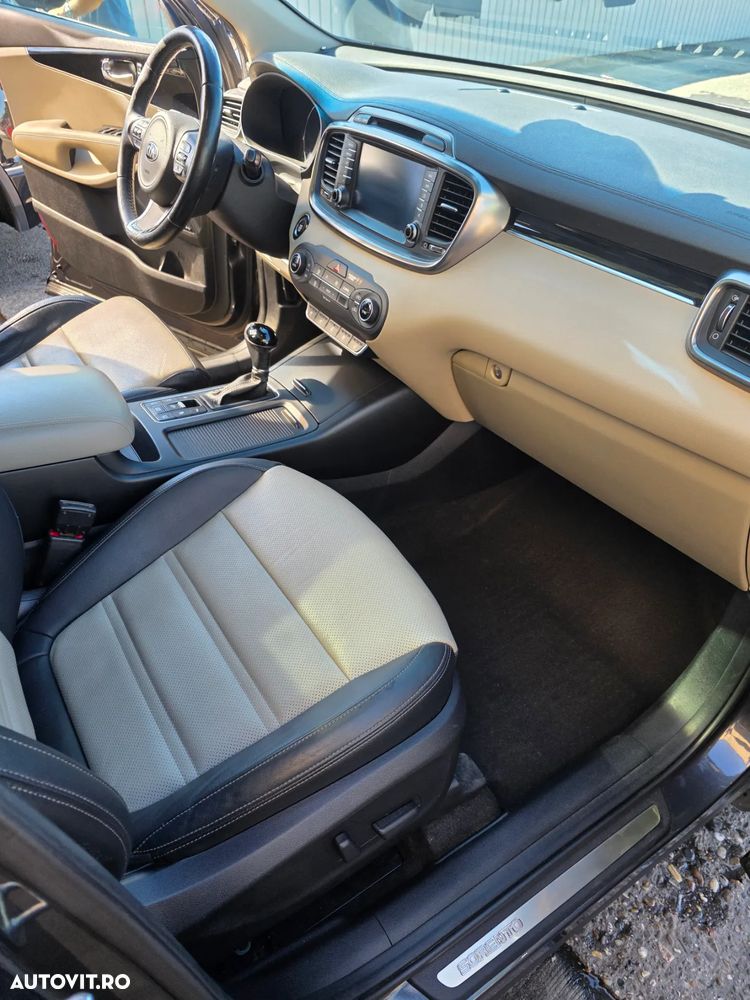 Kia Sorento 2.2 DSL 6AT 4x4 Cosmo - 29