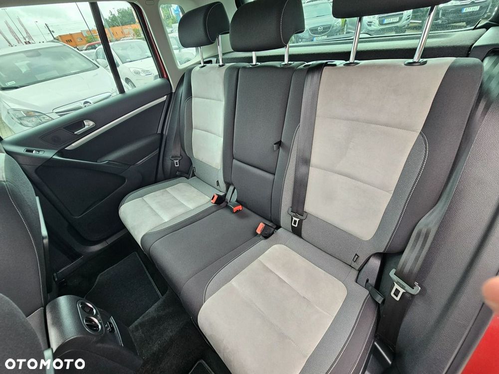 Volkswagen Tiguan 2.0 TDI DPF 4Motion BlueMotion Technology DSG Sport & Style - 17