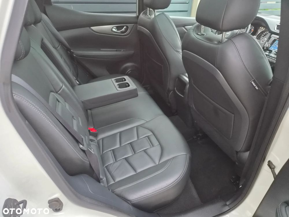 Nissan Qashqai 1.2 DIG-T Xtronic TEKNA+ - 17