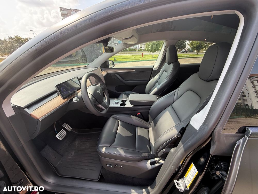 Tesla Model Y Performance - 13