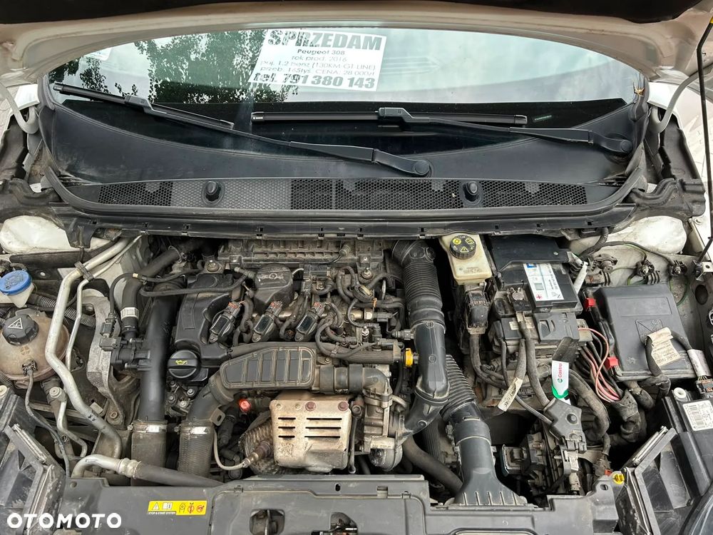 Peugeot 308 1.2 PureTech Allure S&S - 13