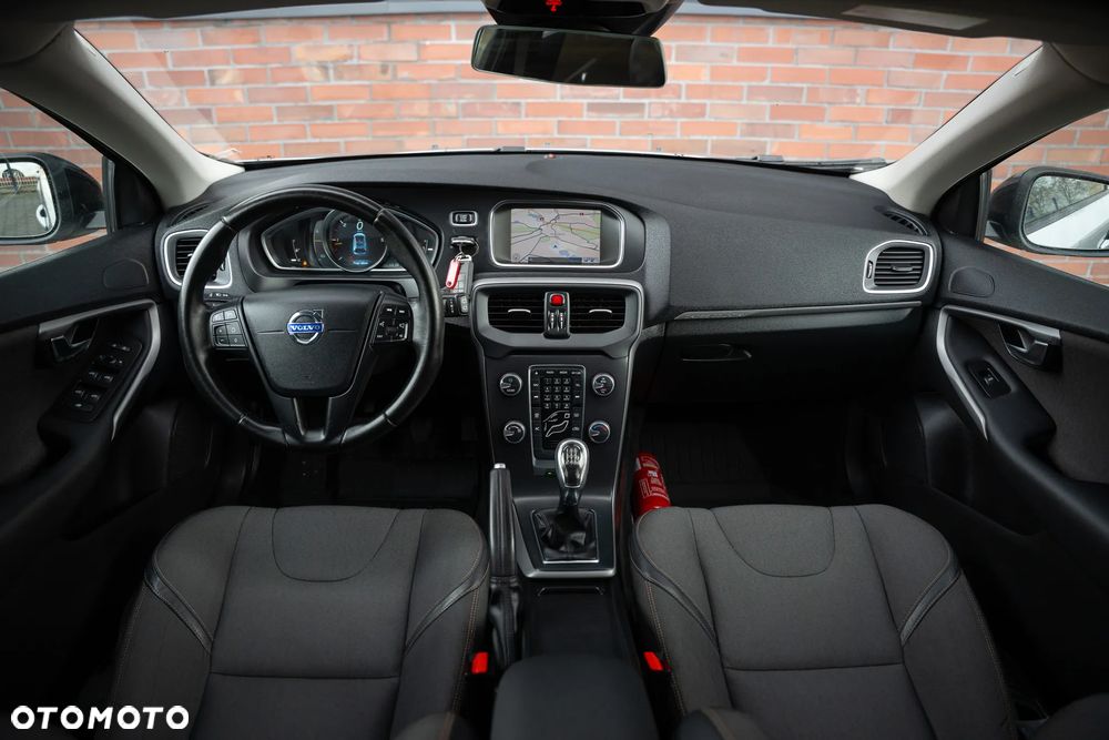 Volvo V40 Cross Country D3 Momentum - 4