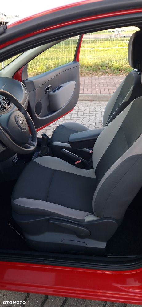 Renault Clio - 8