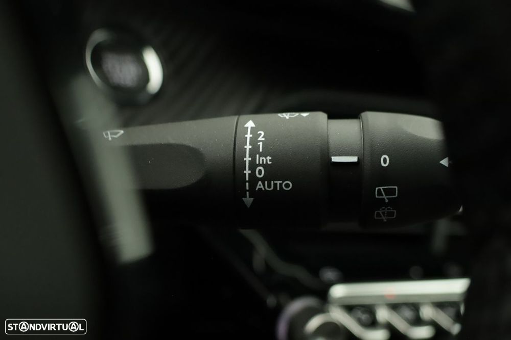 Peugeot e-2008 54 kWh Allure - 19