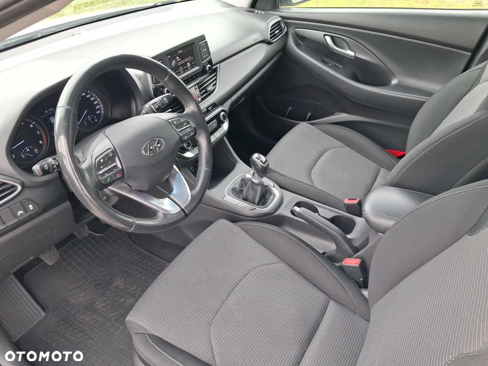 Hyundai i30 1.4 Classic + - 9