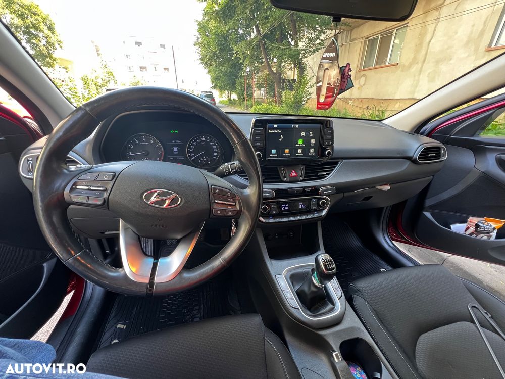 Hyundai i30 1.4 100CP 5DR M/T Highway+ - 9
