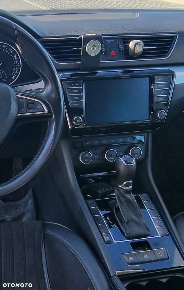 Skoda Superb 2.0 TDI DSG Ambition - 9