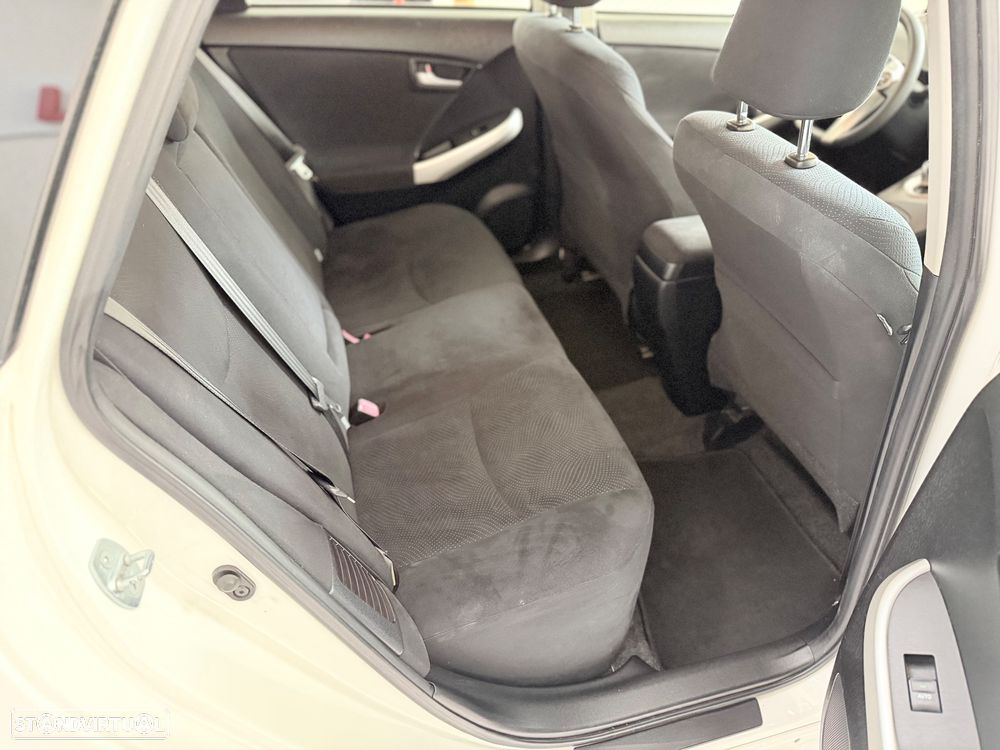 Toyota Prius 1.8 Exclusive - 25
