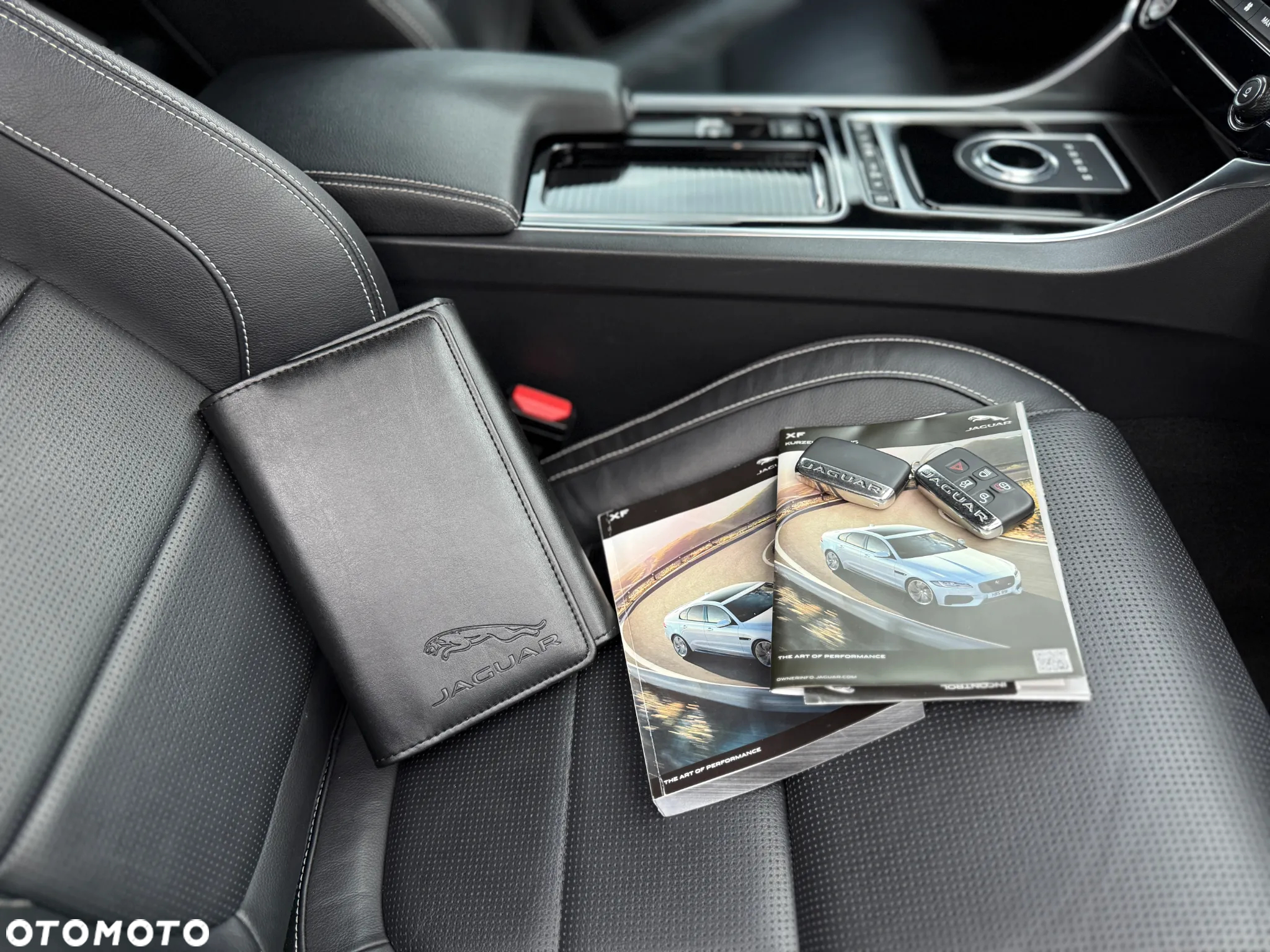 Jaguar XF 2.0 i4D R-Sport - 39