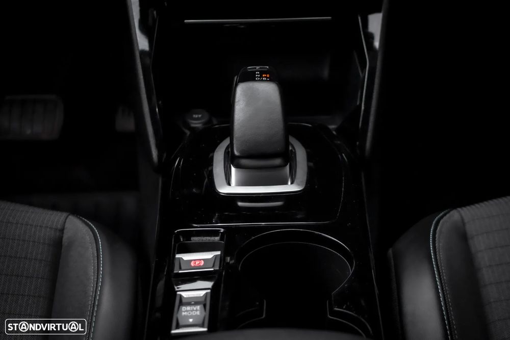 Peugeot e-2008 Allure - 36