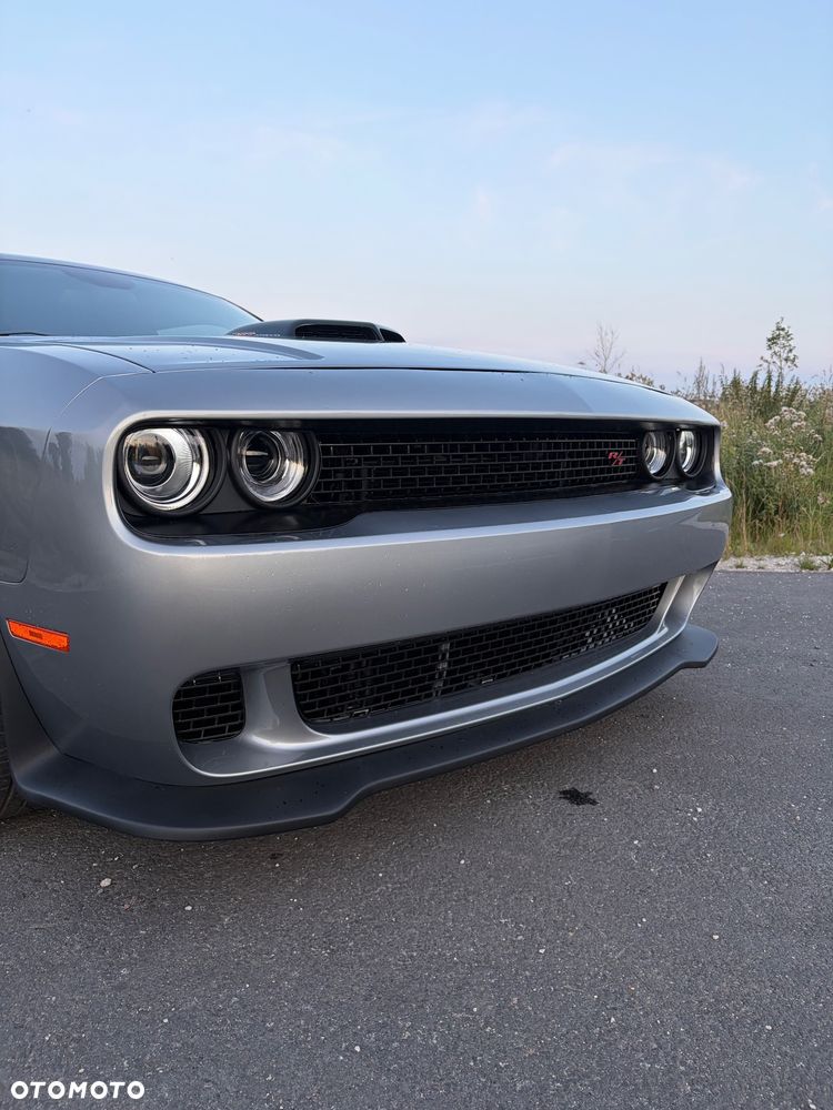 Dodge Challenger - 9