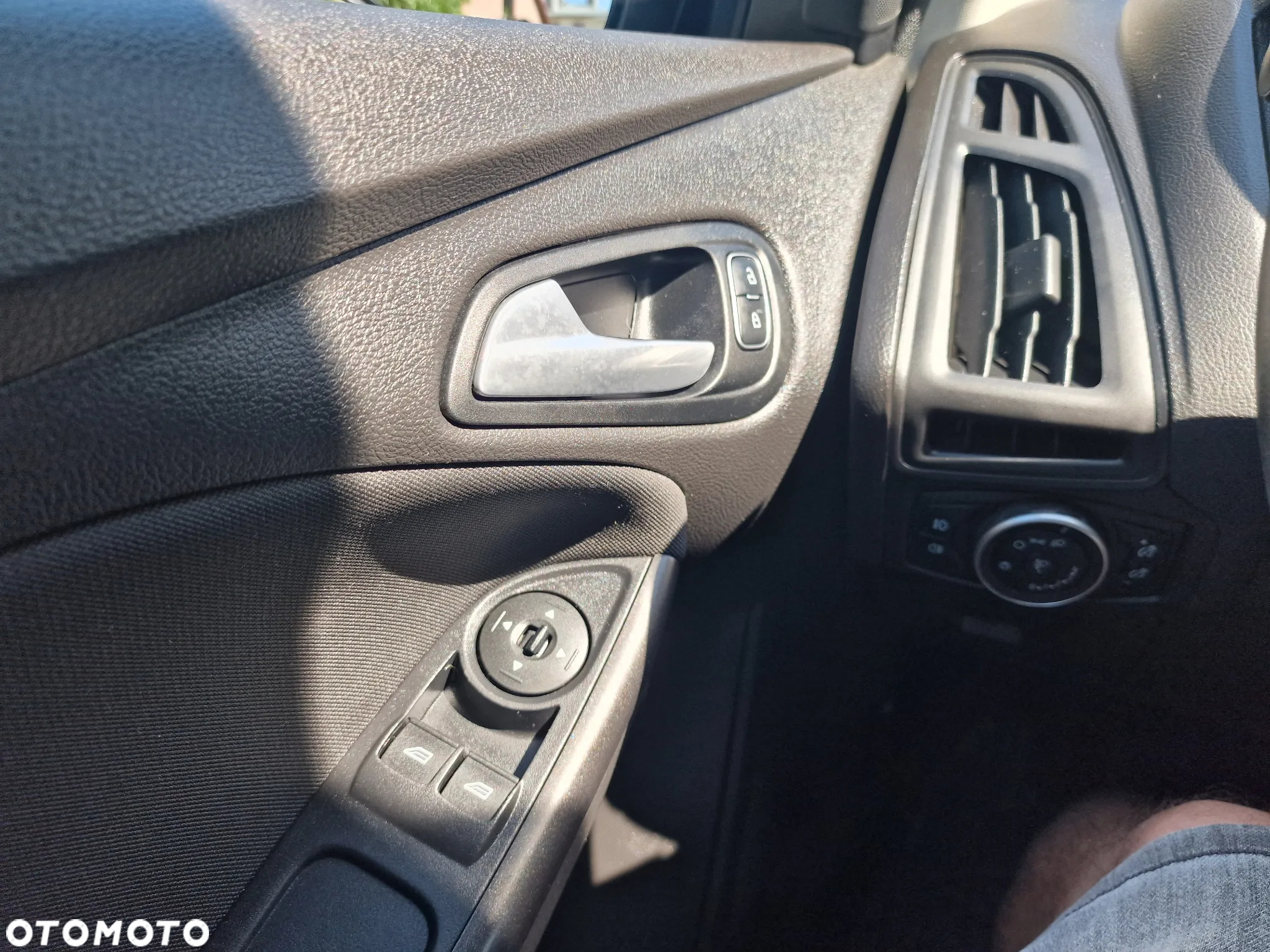 Ford Focus 1.0 EcoBoost Active - 21