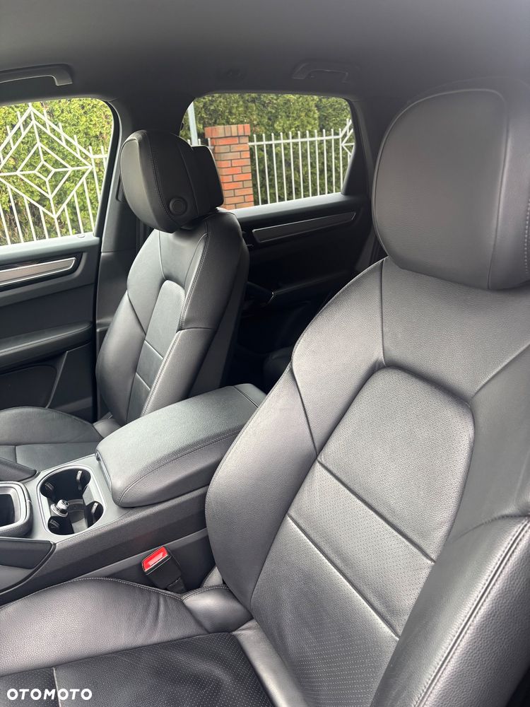 Porsche Cayenne Platinum Edition - 18