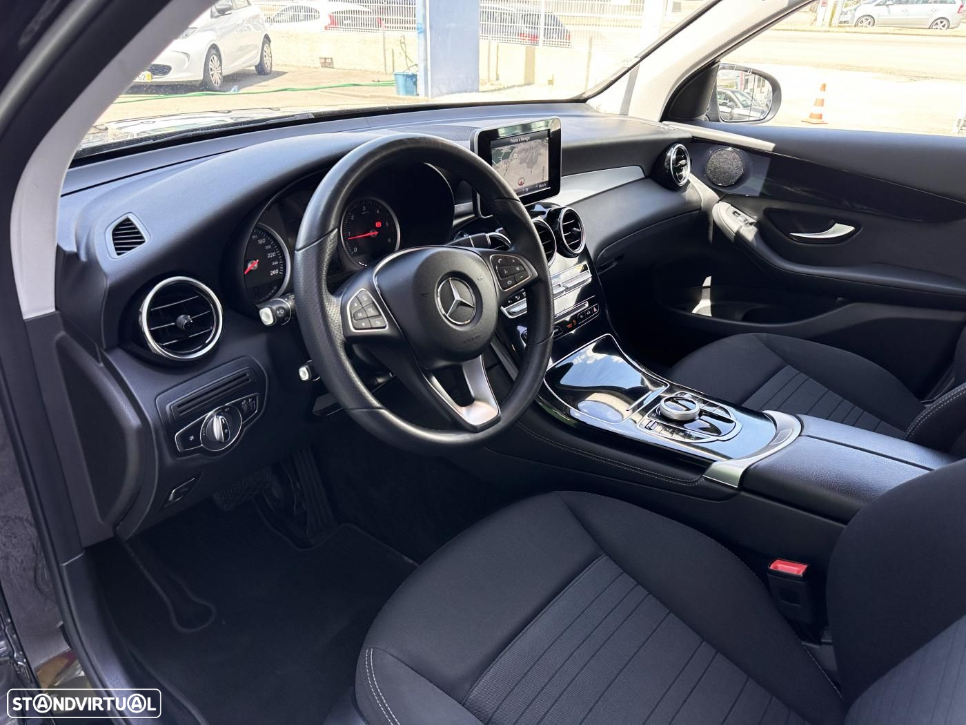 Mercedes-Benz GLC 220 d 4Matic 9G-TRONIC - 25