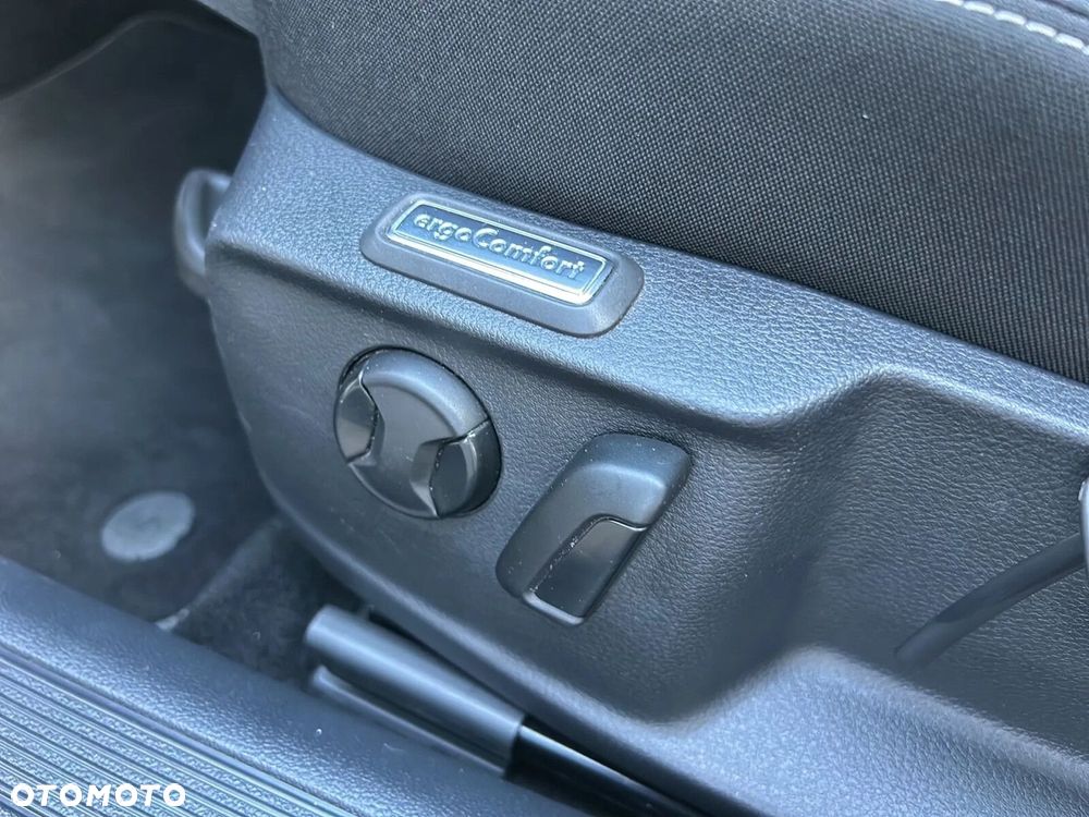 Volkswagen Passat Variant 1.5 TSI EVO Business DSG - 27