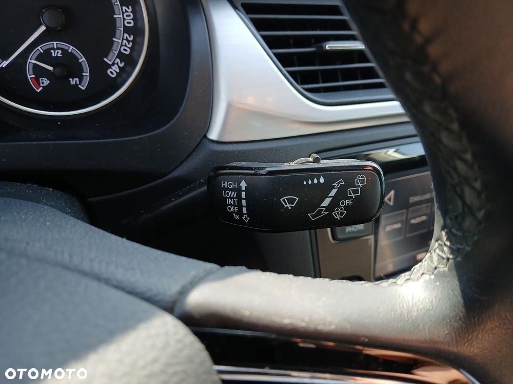 Skoda RAPID 1.0 TSI Ambition - 30