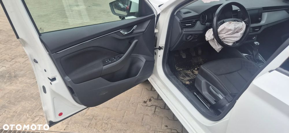 Skoda Kamiq 1.0 TSI Active - 22