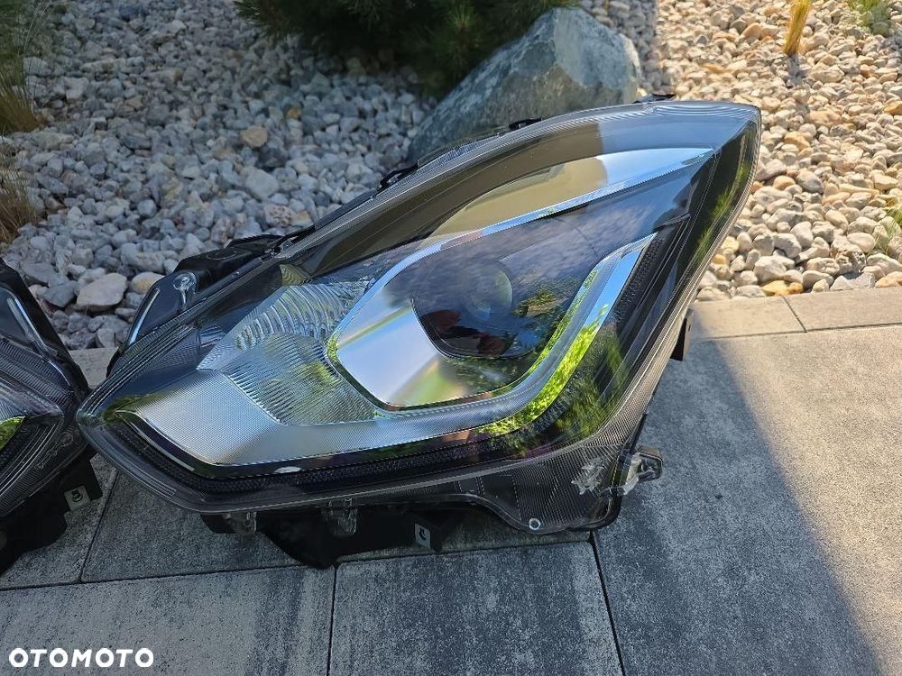 SUZUKI SWIFT MK8 Lampy przód Kompletne Full Led Dynamic W2966 24681 17-23 - 3