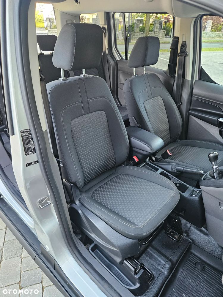 Ford Tourneo Connect - 12