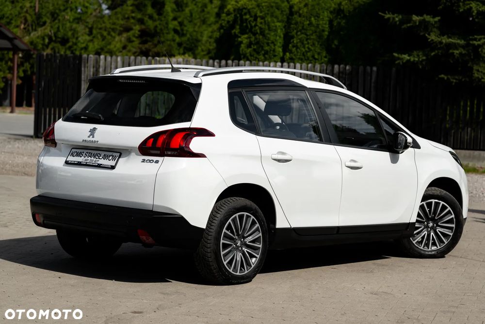 Peugeot 2008 1.6 BlueHDi Allure S&S - 9