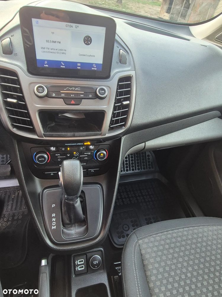 Ford Tourneo Connect Grand - 22