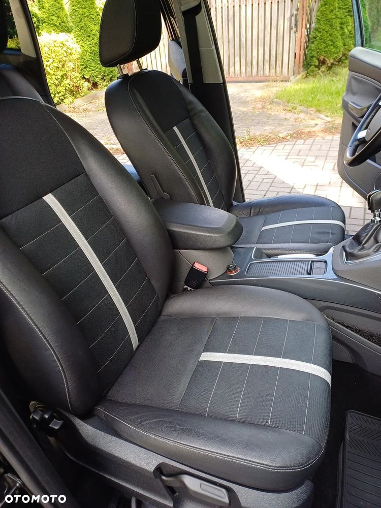 Ford Kuga 2.0 TDCi 2x4 Titanium - 8
