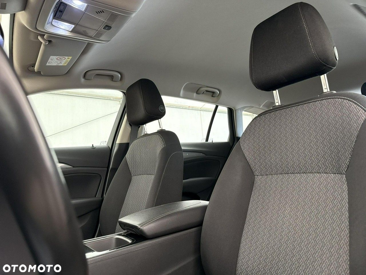 Opel Insignia - 11