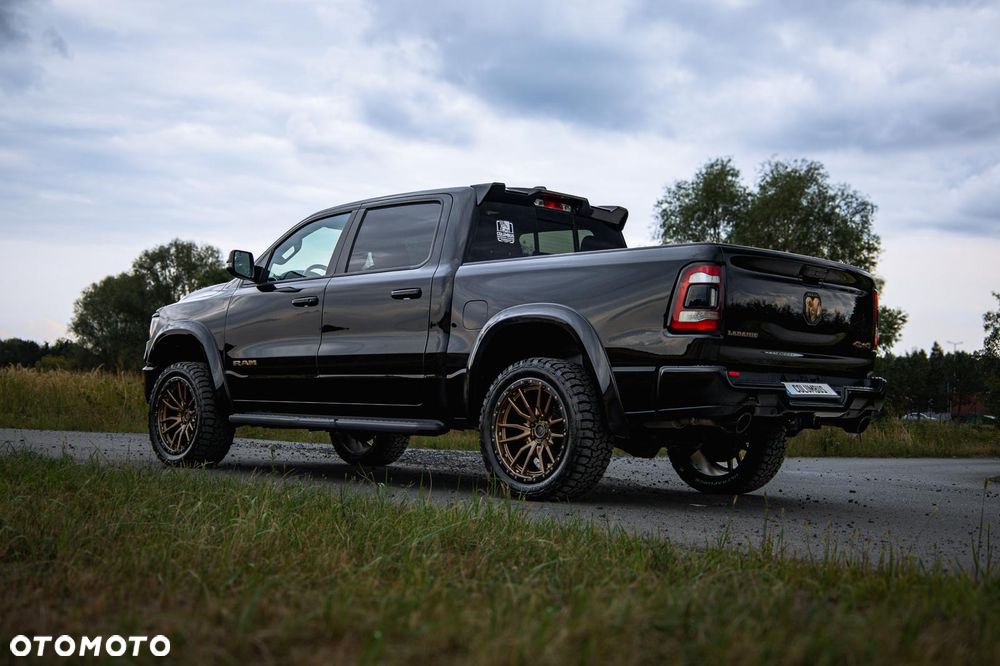RAM 1500 5.7 Crew Cab Shortbed Laramie Black - 5