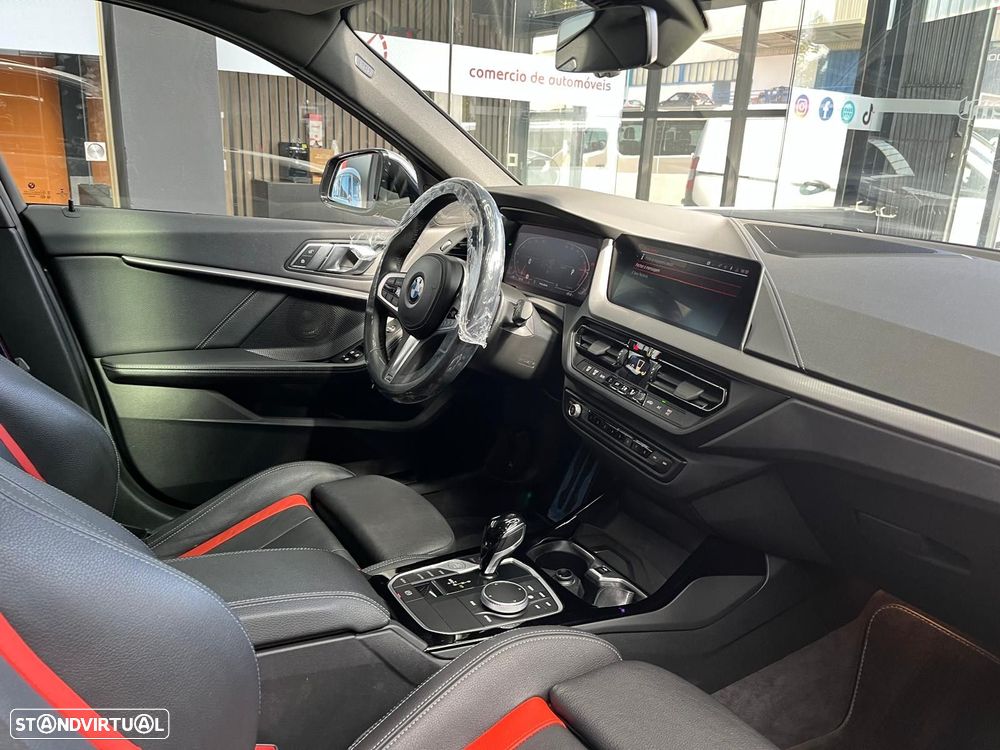 BMW 116 d Pack 50 anos M Auto - 31