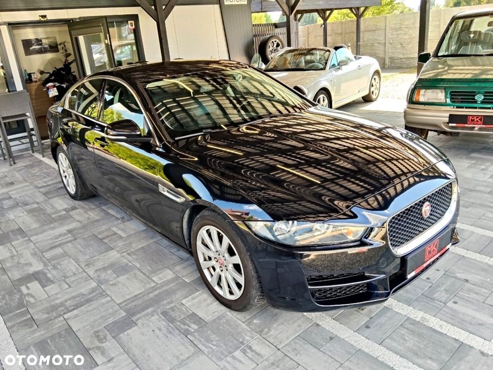 Jaguar XE - 2