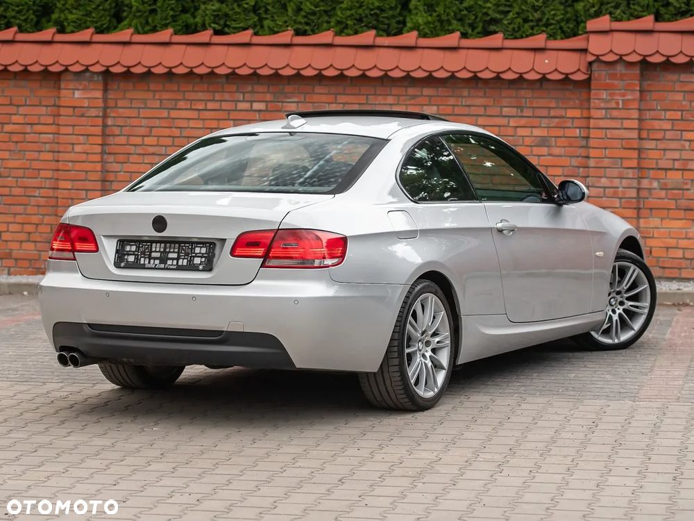BMW Seria 3 325i xDrive M Sport Edition - 13