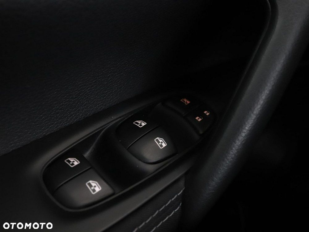 Nissan Qashqai 1.6 DCi N-Connecta - 34