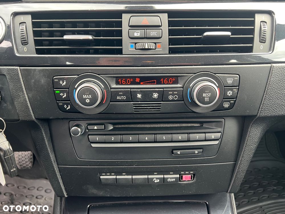 BMW Seria 3 320d xDrive - 17