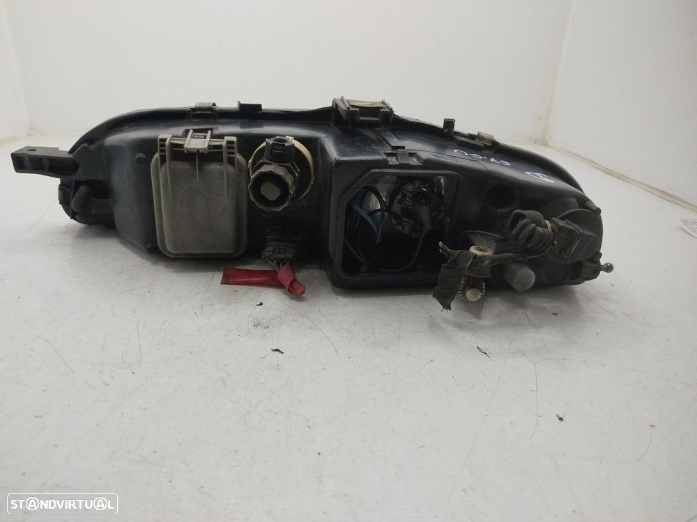 Farol/ Otica Dianteiro Dto Fiat Brava (182_) - 4