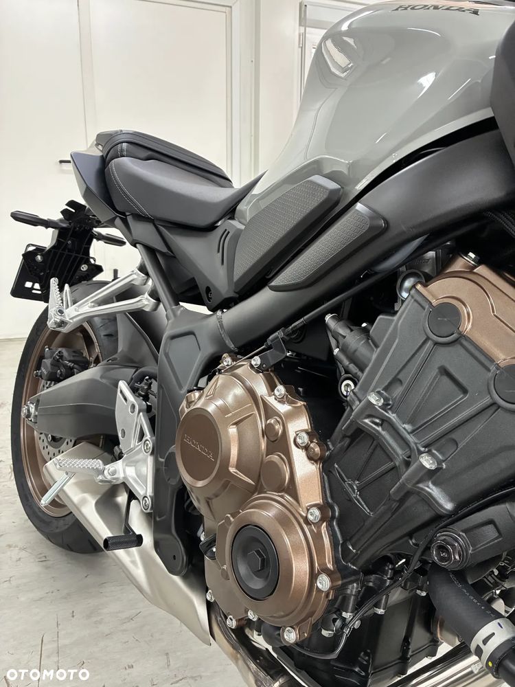 Honda CB - 4