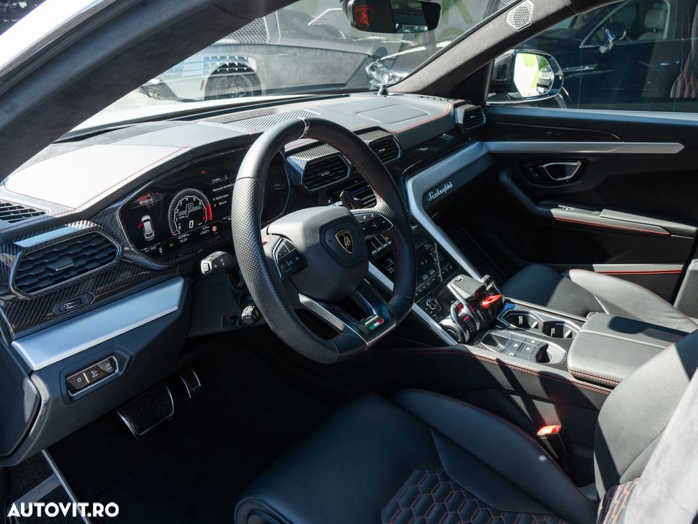 Lamborghini URUS - 23