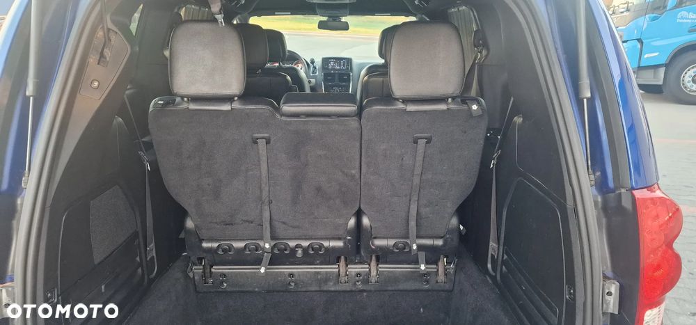 Dodge Grand Caravan - 21