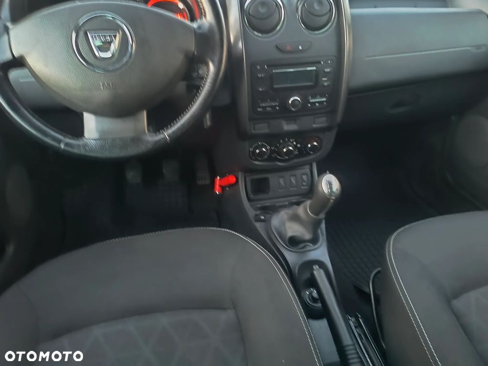 Dacia Duster 1.6 Blackstorm - 12