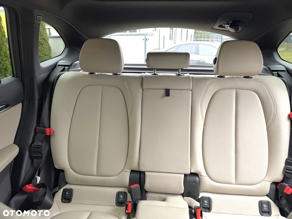 BMW X1 xDrive25i xLine - 22